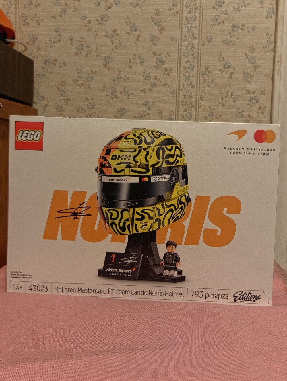 NIB LEGO McLaren Mastercard F1 Team Lando Norris Helmet 43023, 793 Pcs, 14+